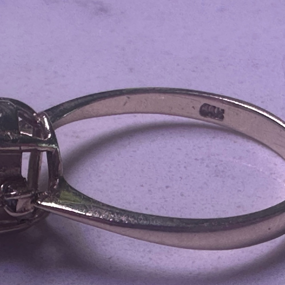 Elegant Gold Opal Ring - Picture 3 of 4